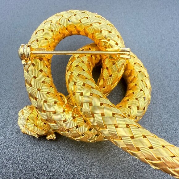Vintage Gold Tone Snake Brooch With Red Rhinestone Eyes Woven Textured Design St - Picture 4 of 8